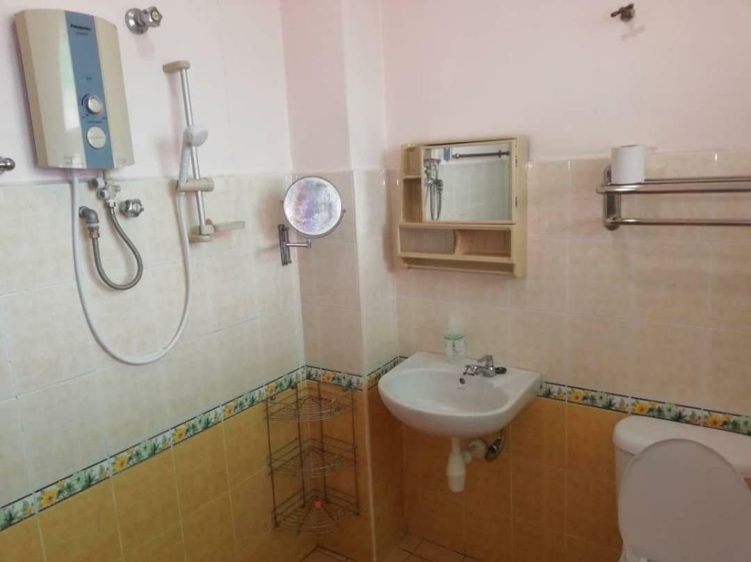 Sweethome For Travelers Seremban Exterior foto